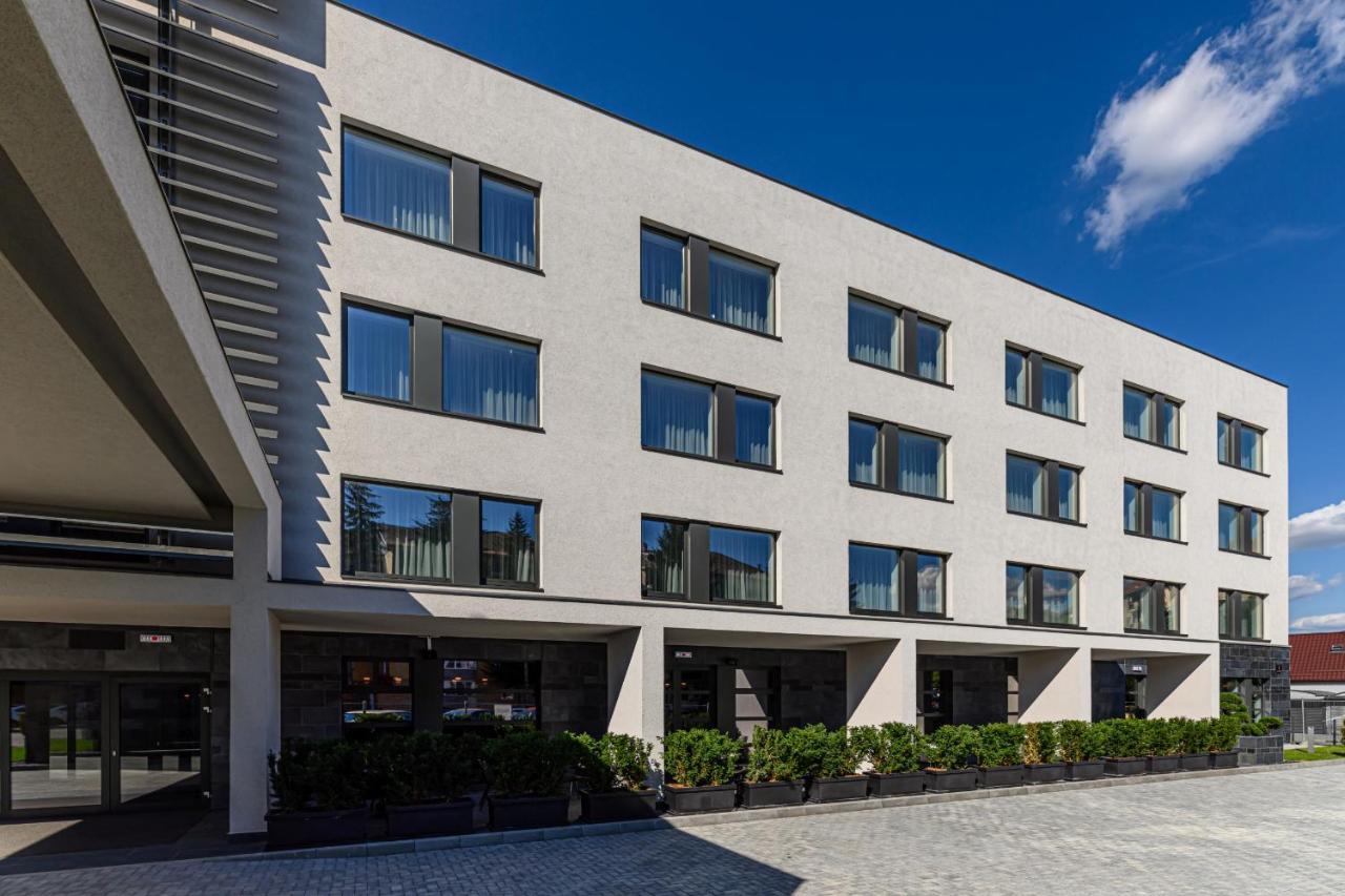B The Hotel Sfântu-Gheorghe Exteriör bild